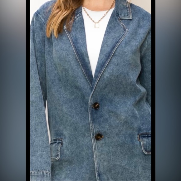 Medium Wash Button Front Blue Denim Jeans Jacket - Picture 3 of 4